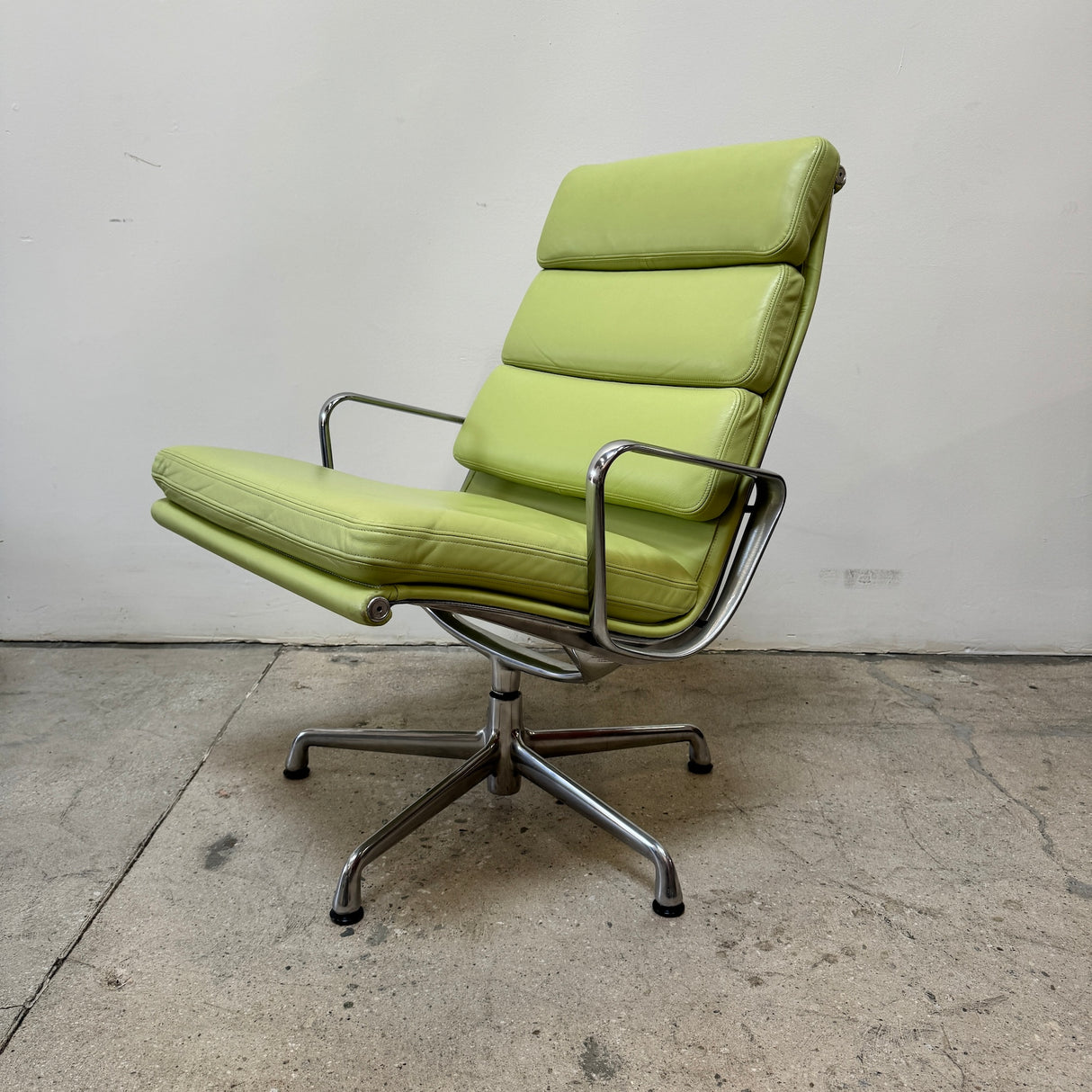 Authentic Herman Miller Eames Soft Pad Lounge Chair