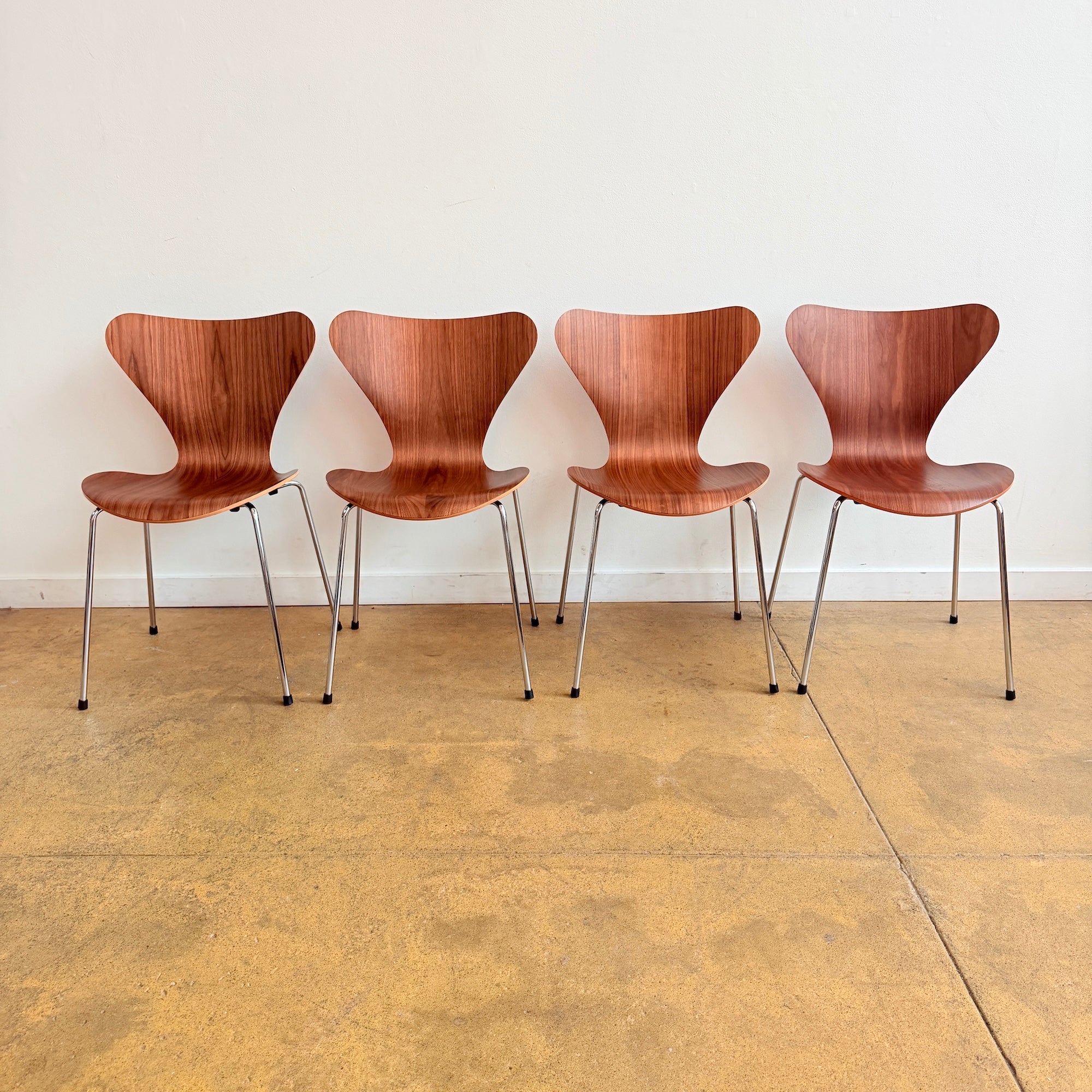 Fritz Hansen Series 7 Walnut Chair by Arne Jacobsen