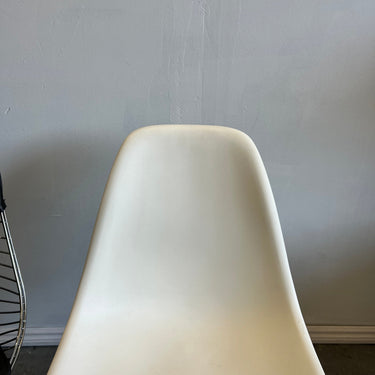 Authentic Herman Miller Eames Set of 4 Assorted dining chairs - enliven mart