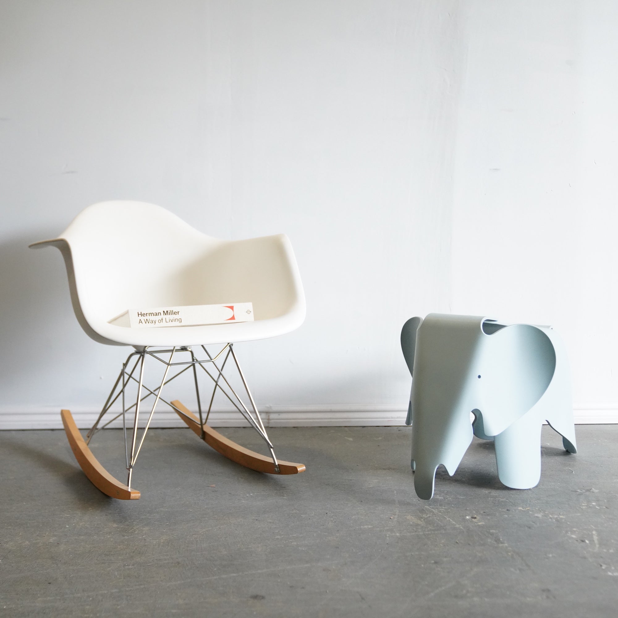 Authentic Herman Miller Eames Molded Plastic Rocking chair – enliven mart