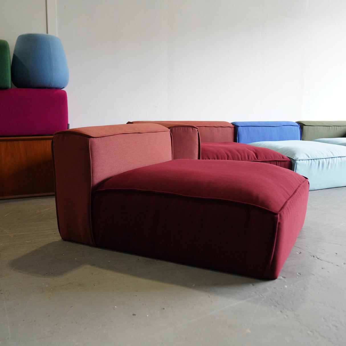 OFS 5 Piece Hinchada Modular sectional sofa
