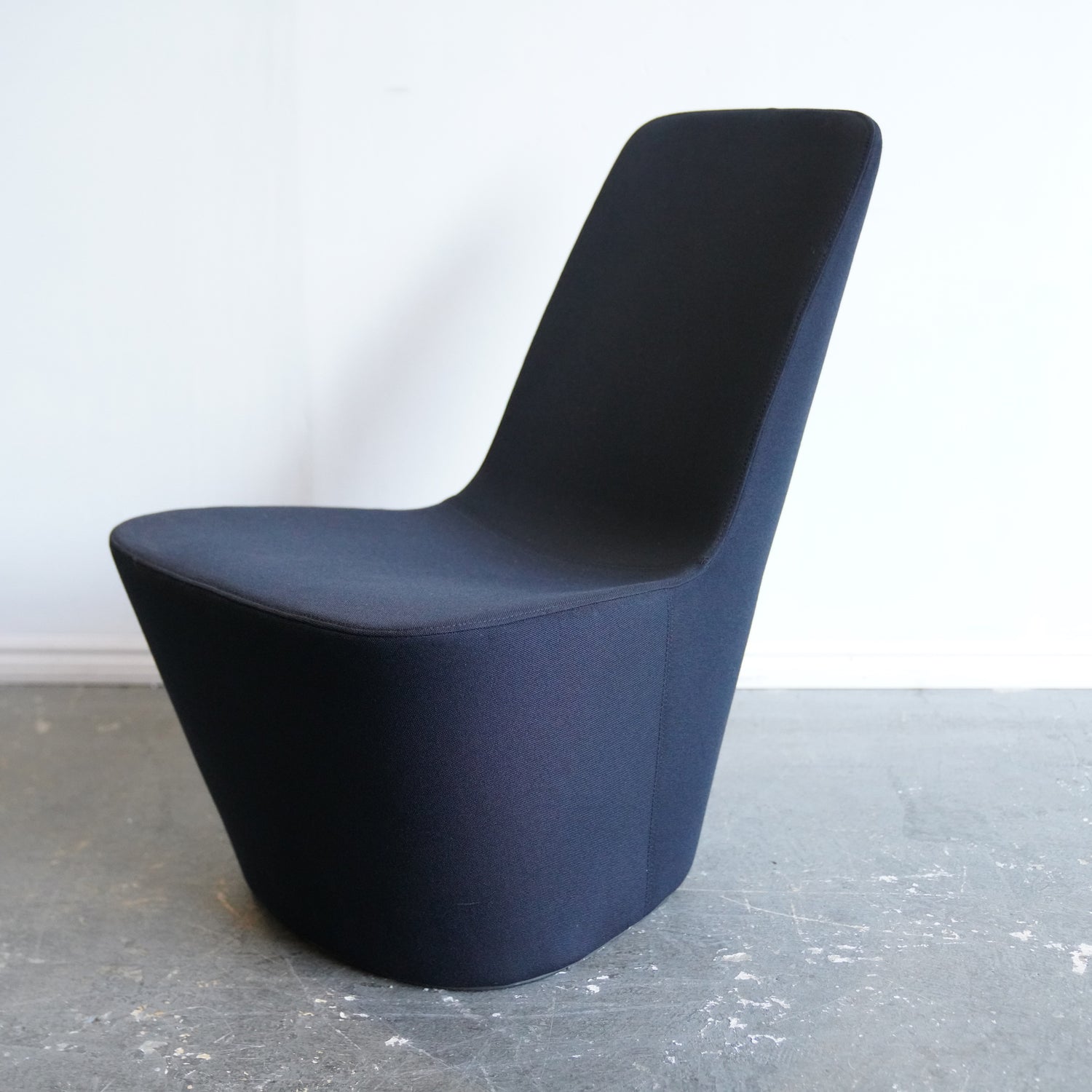 Vitra Jasper Morrison Monopod Sculptural Chair enliven mart