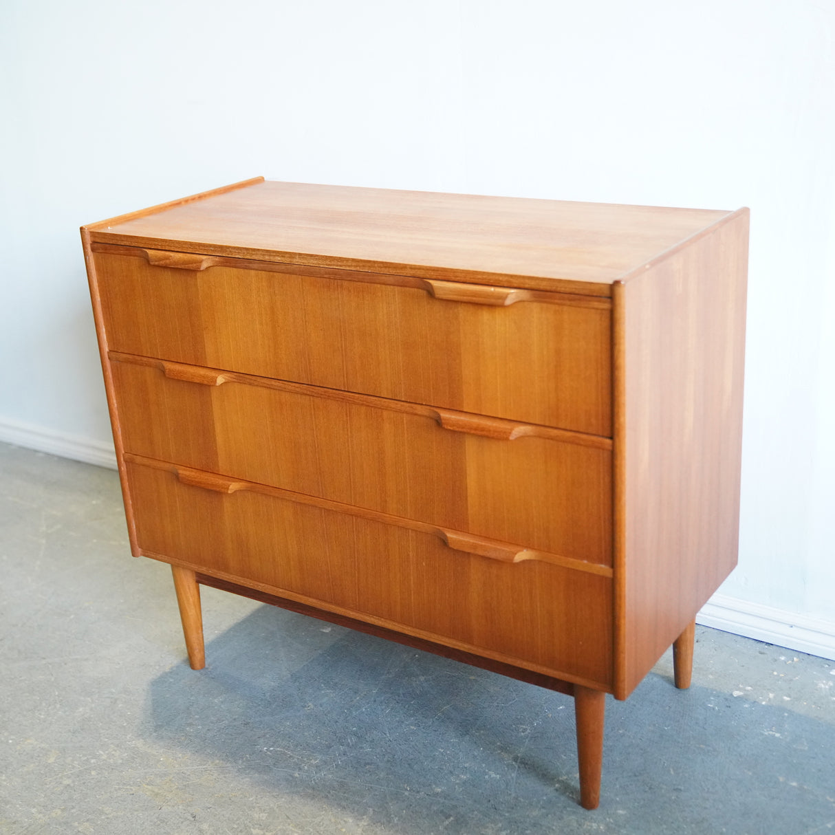 Danish Mid century Modern teak 3 drawer Dresser, 1960s