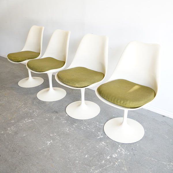 Authentic! Vintage set of 4 Knoll Saarinen Tulip Chairs