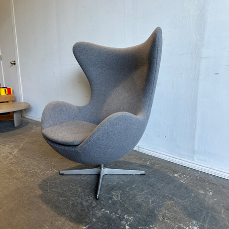 Authentic! Fritz Hansen Egg chair by Arne Jacobsen