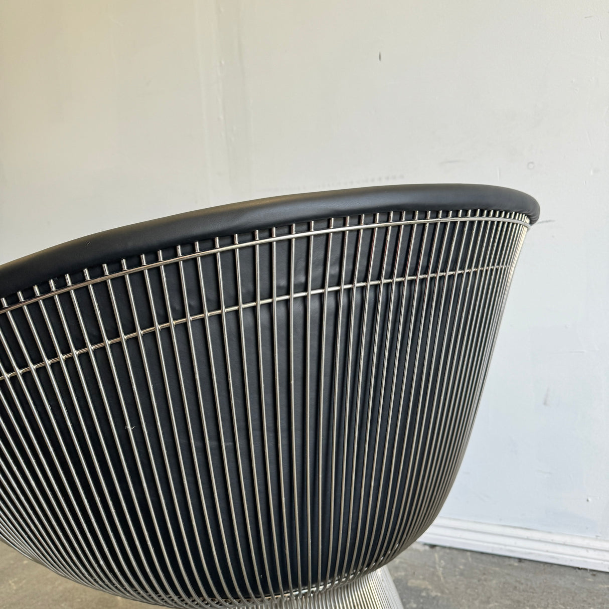 Authentic! Knoll Warren Platner Leather Lounge Chair