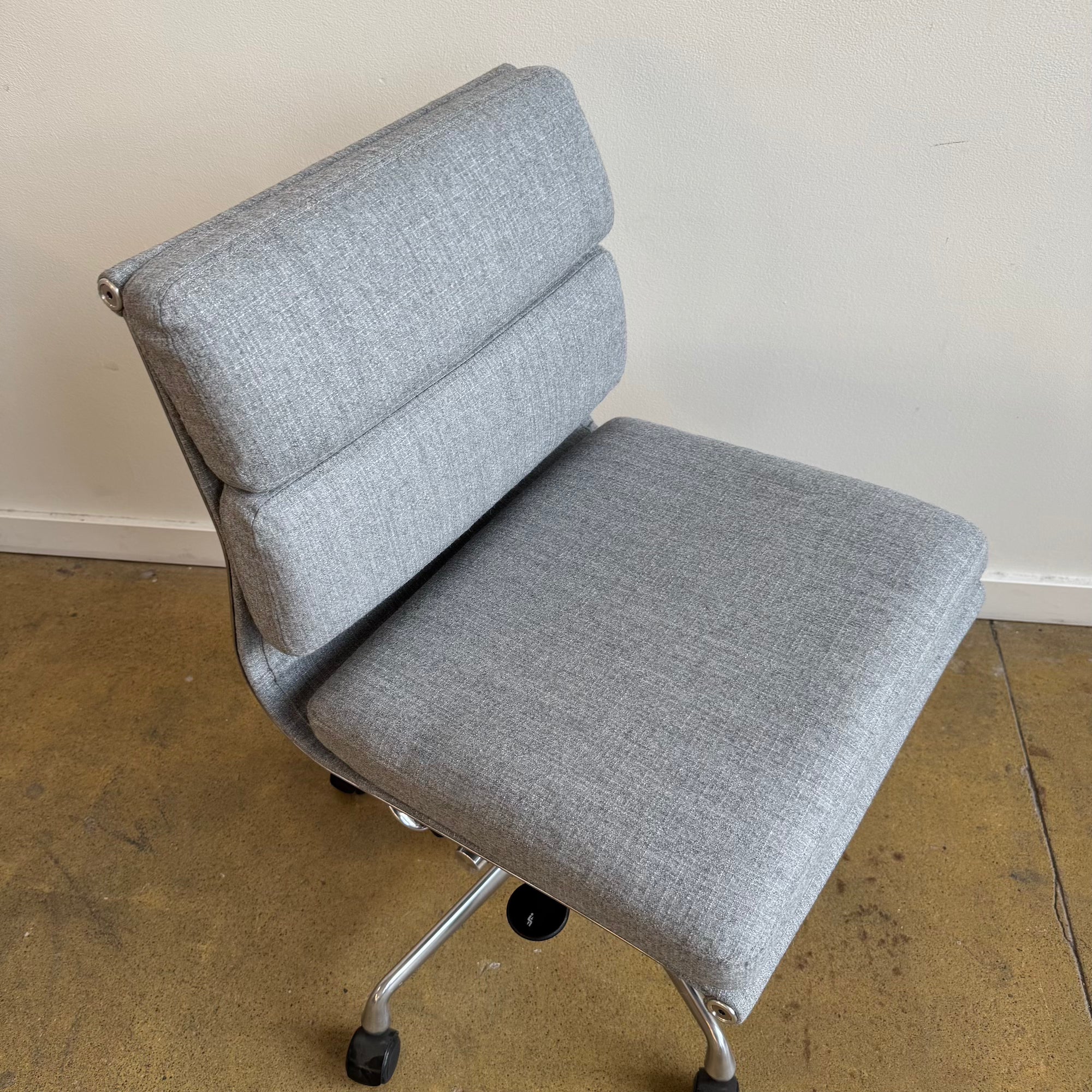 Herman Miller Eames Soft Pad Armless management office chair