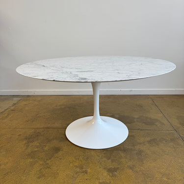 Knoll Eero Saarinen 54 Marble Tulip Table