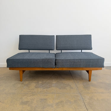 Vintage Magic Day Bed Sofa Model Stella (No. 5920) by Wilhelm Knoll