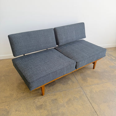 Vintage Magic Day Bed Sofa Model Stella (No. 5920) by Wilhelm Knoll