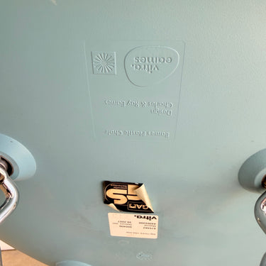 Authentic! Eames set of 6 Dining Chairs by Vitra