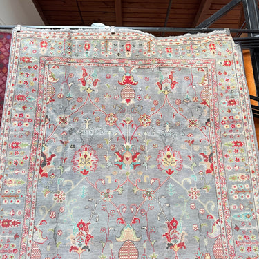 Hand-Knotted Wool Rug with Floral Vine Motif in Soft Gray