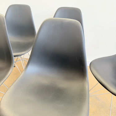 Herman Miller Eames set of 6 Dining Chairs