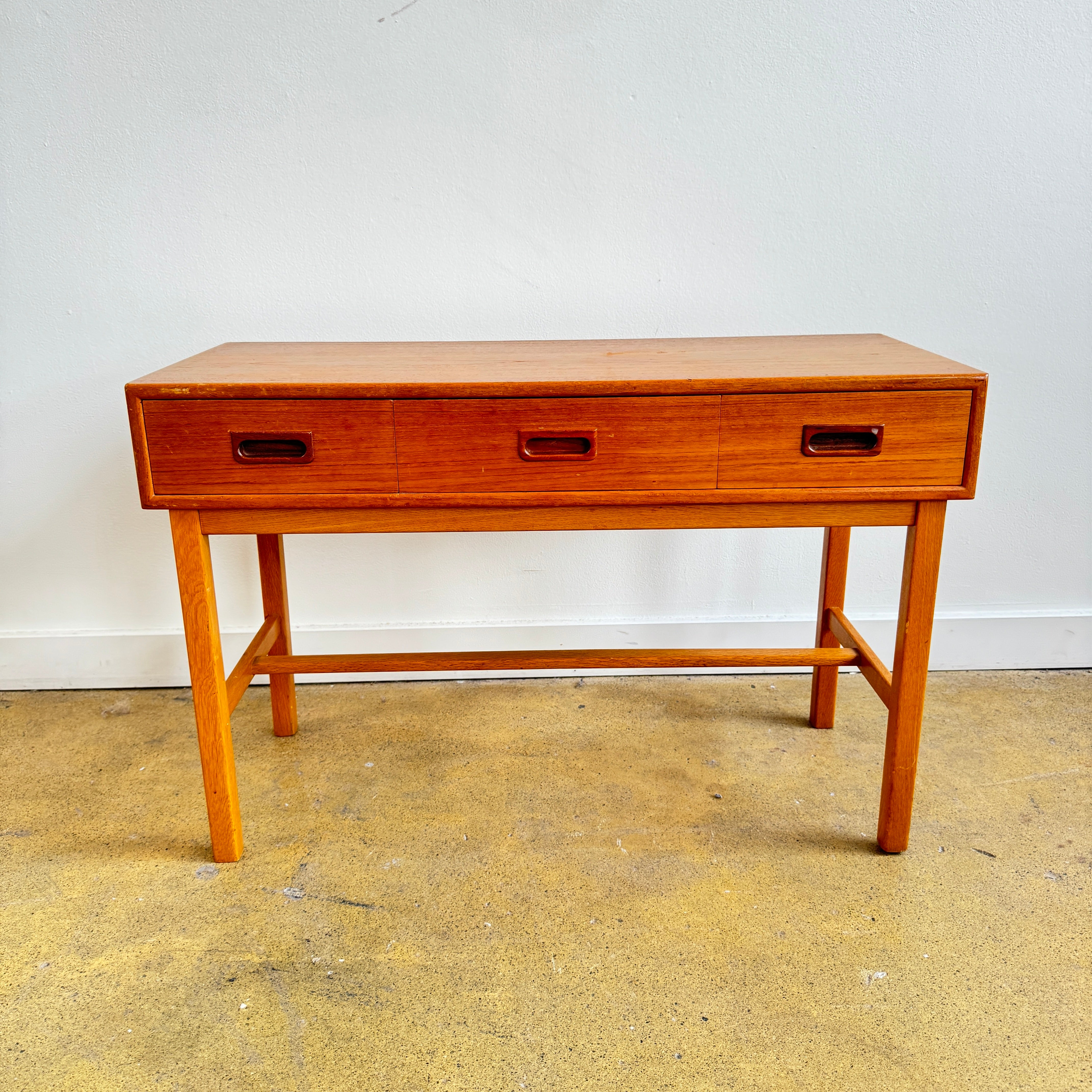 Danish console hotsell