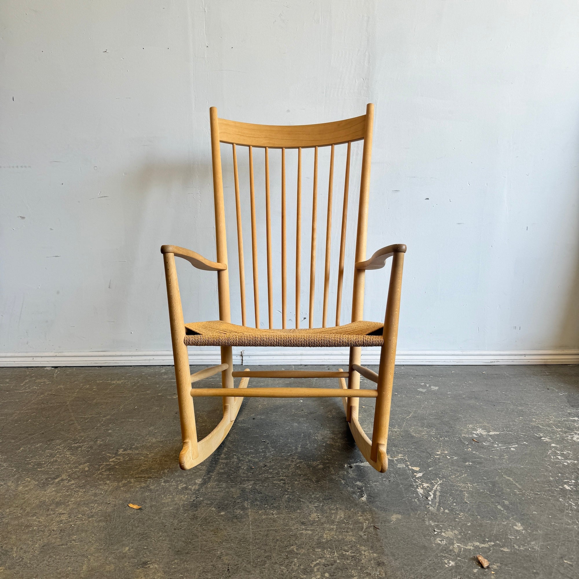 Authentic! Hans WEGNER J16 Rocking Chair by Fredericia