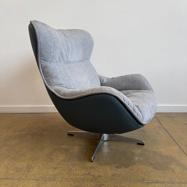 EQ3 Arie Swivel Lounge Chair