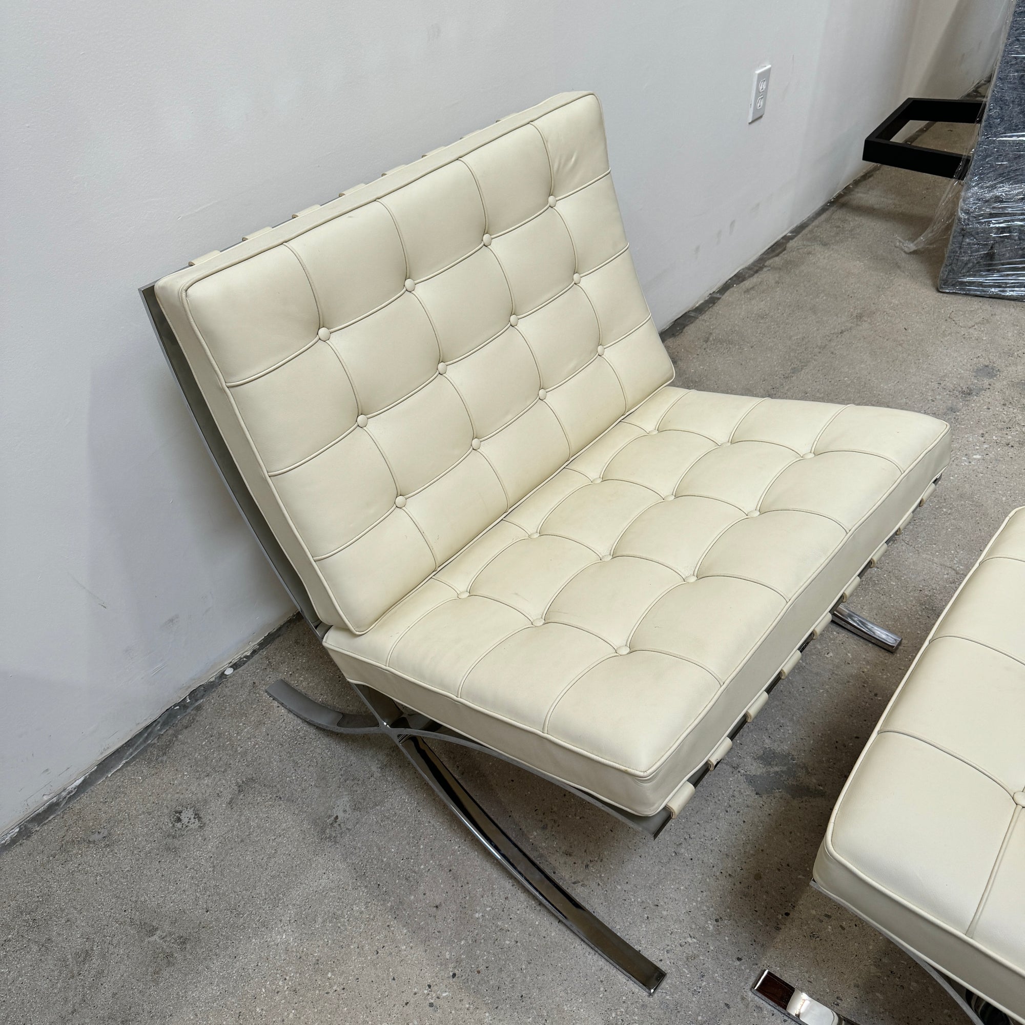 Authentic! Knoll Mies Van Der Rohe iconic Barcelona chair and Ottoman