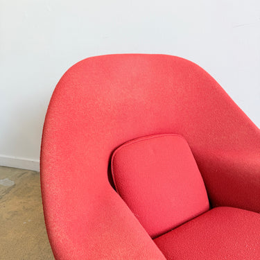 Knoll Eero Saarinen Womb Chair and Ottoman - Classic Boucle
