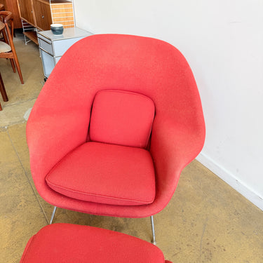 Knoll Eero Saarinen Womb Chair and Ottoman - Classic Boucle
