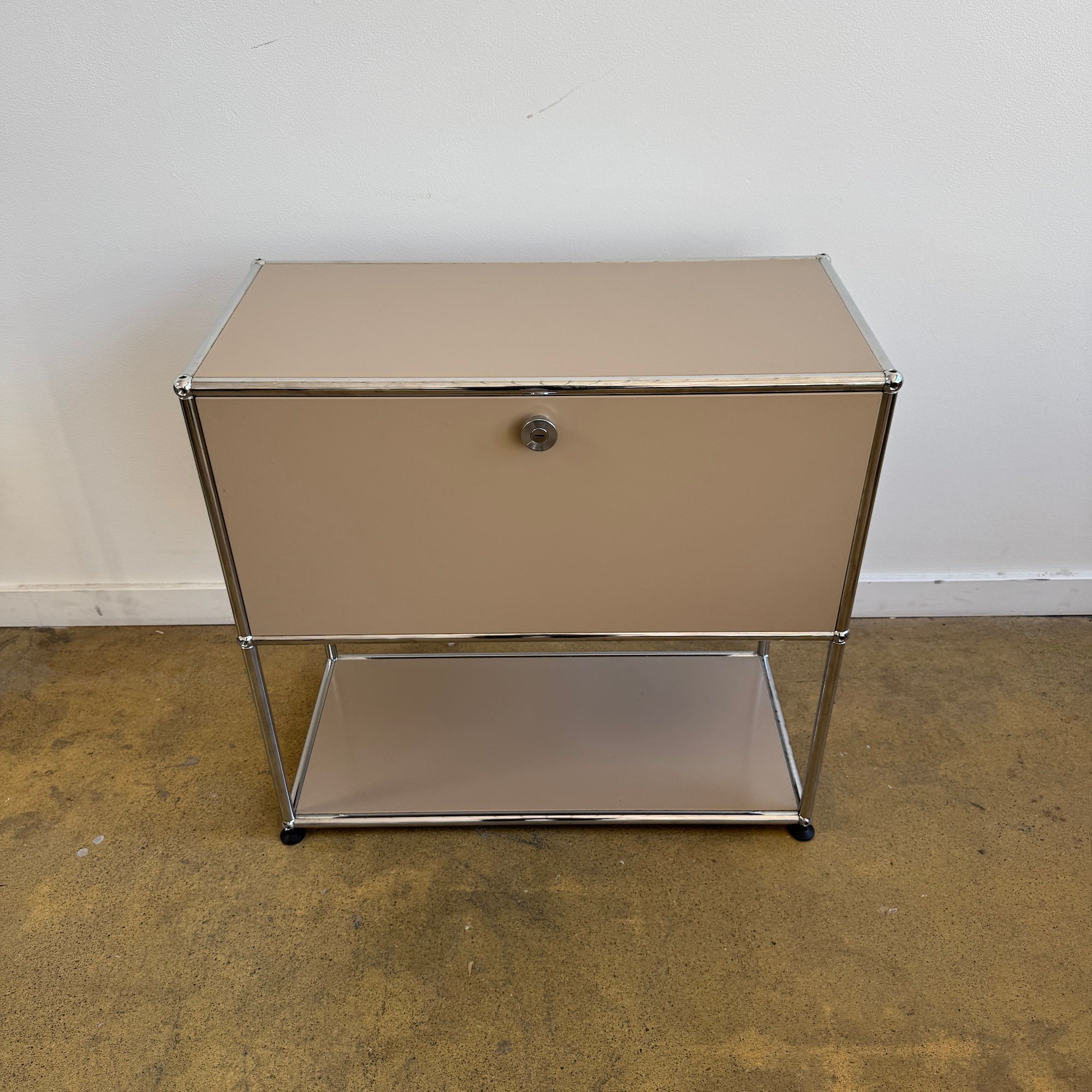 USM Haller Half Credenza (Beige)