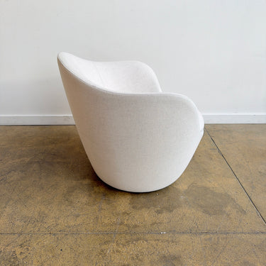 Design Within Reach Lína Swivel Chair - Light Cream