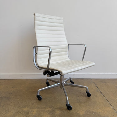 Herman Miller Eames Aluminum Executive Office Chair