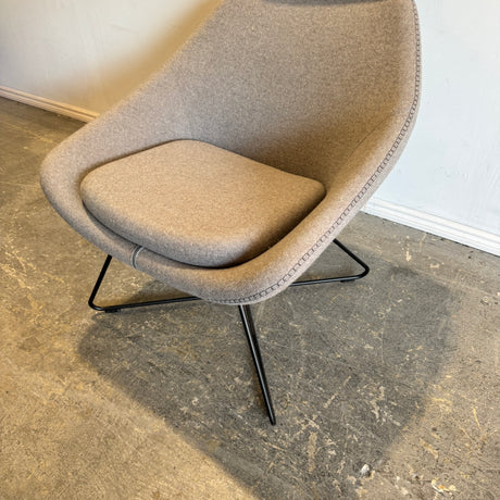 Allermiur Open Lounge chair by PEARSONLLOYD