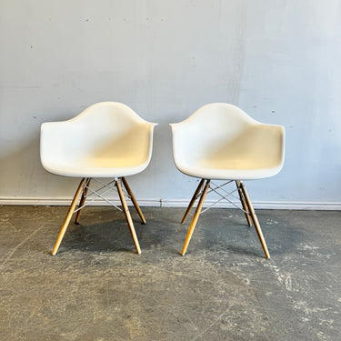 Herman Miller Set of 2 Eames Molded Plastic Armchair