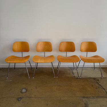 Authentic! Herman Miller Eames Set of 4 Plywood Dining Chair