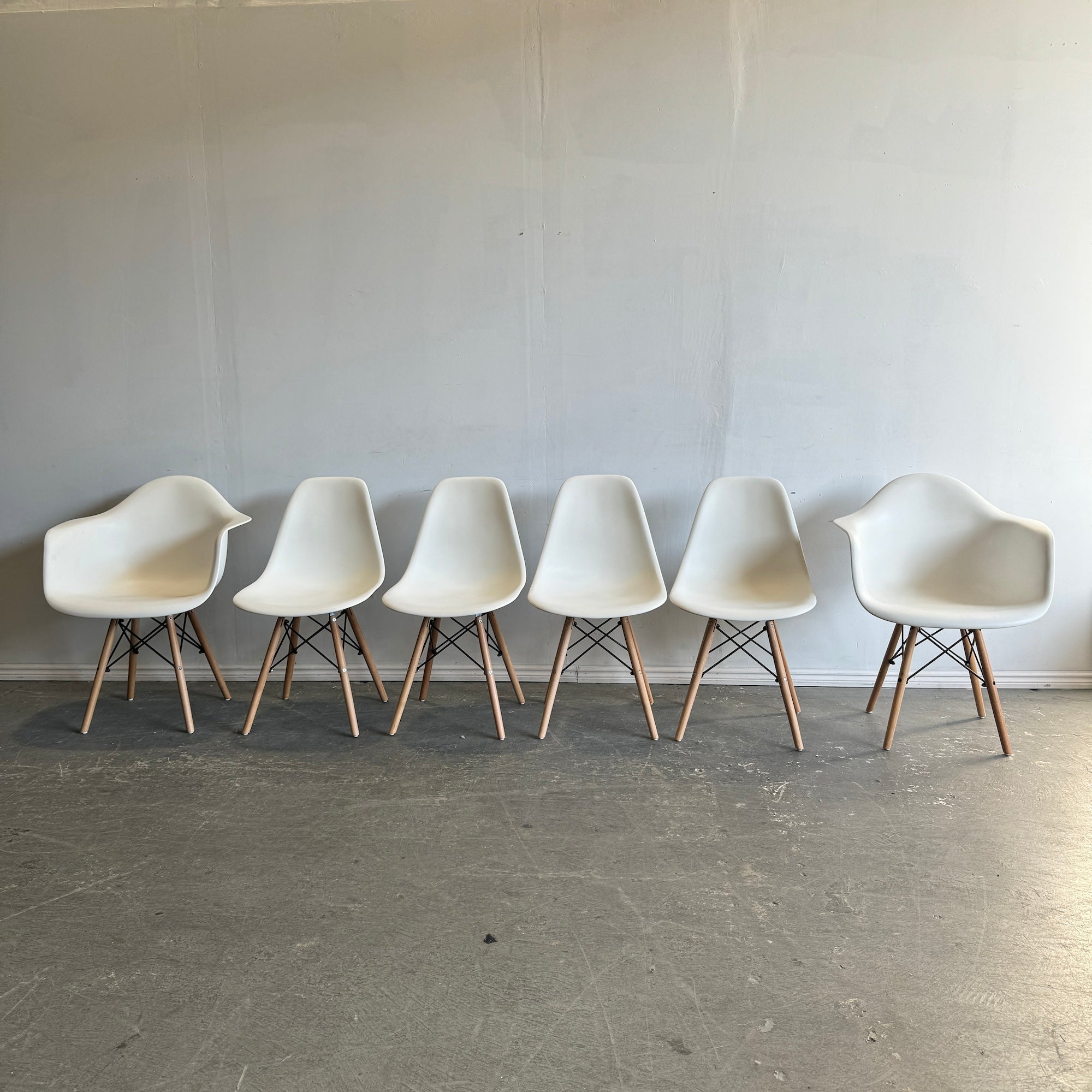 Authentic Herman Miller Set of 6 Eames Molded Plastic Side Chair