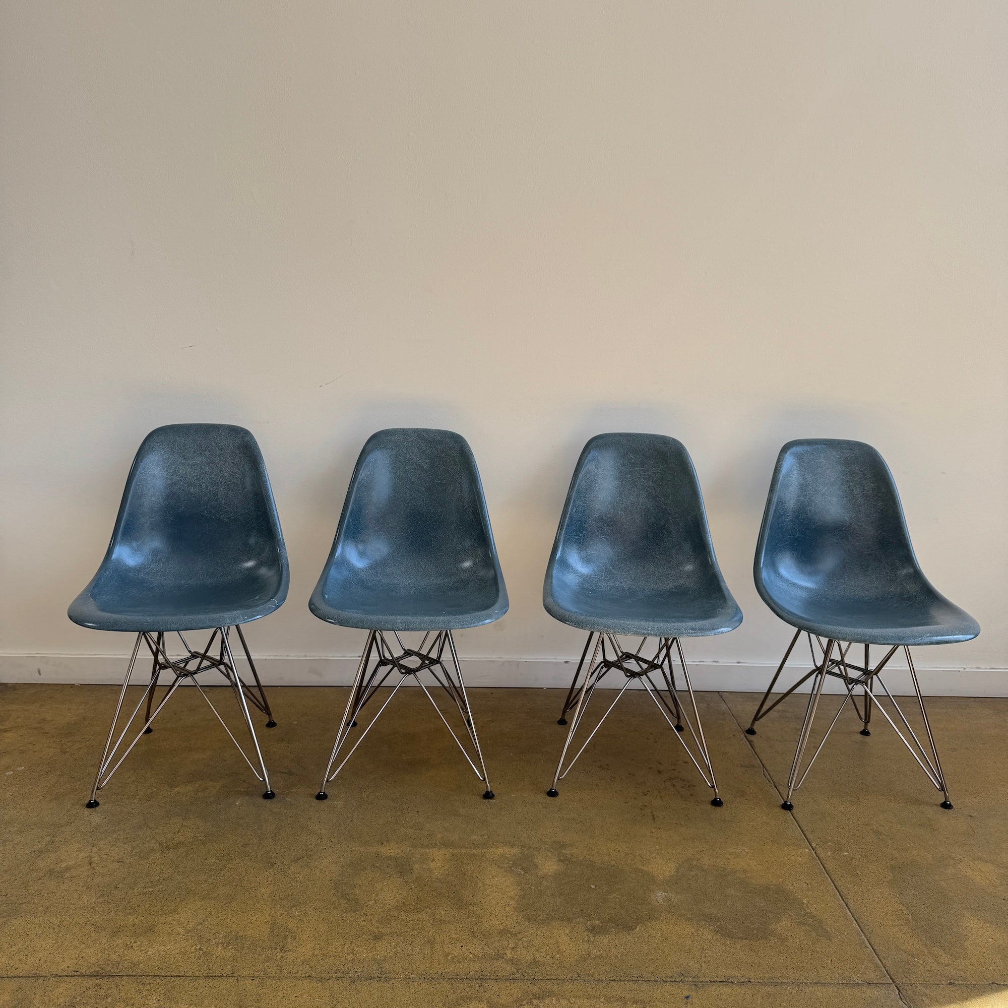 Shell Chair Cafeteria Modernica Set of 4 Fiberglass Shell dining chairs – enliven mart