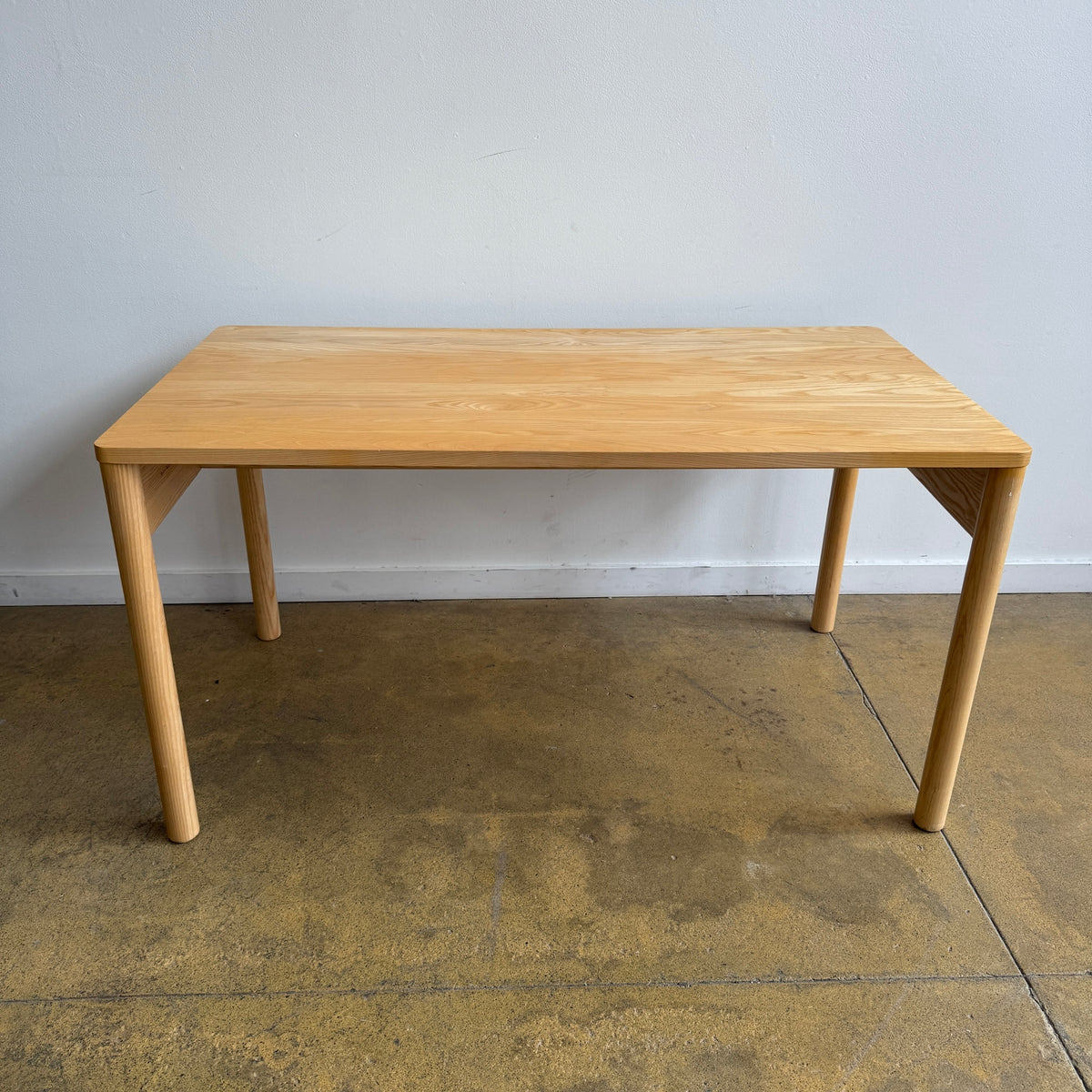 Dims minimalist Eave Desk/ Dining Table by M-S-D-S Studio 