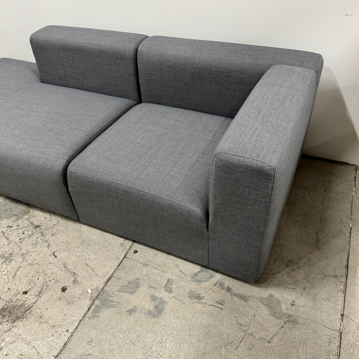 Brand New! Hay MAGS ONE-ARM SECTIONAL