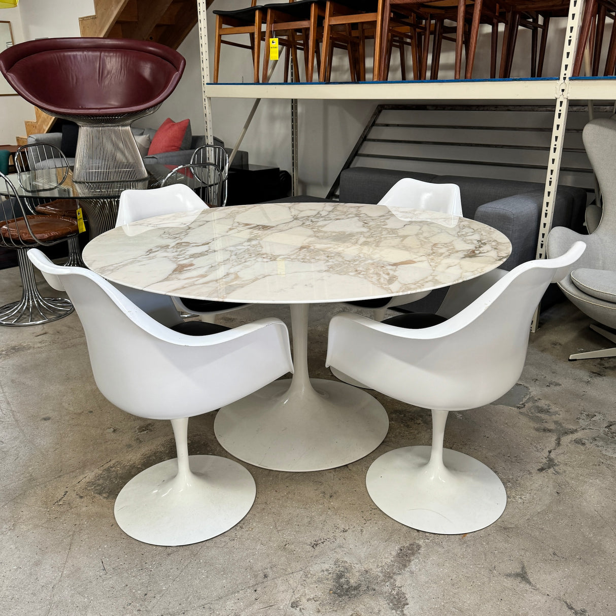 Authentic Knoll Saarinen 'Calacatta marble 54 Table