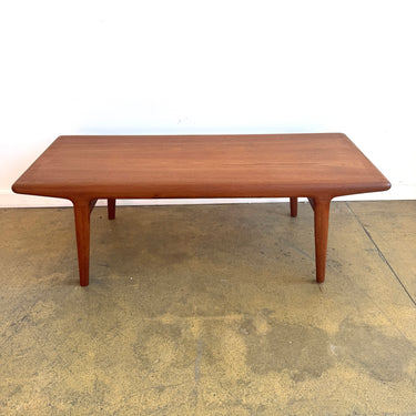 Danish Modern Niels Møller Model 40 Coffee Table by J.L. Møllers Møbelfabrik (Refinished)