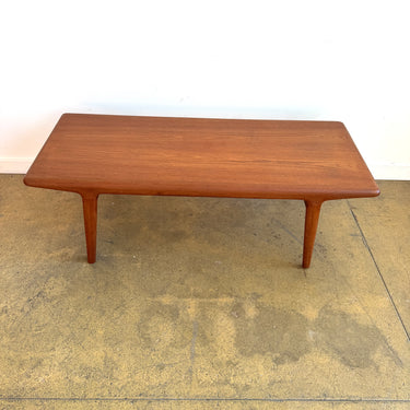 Danish Modern Niels Møller Model 40 Coffee Table by J.L. Møllers Møbelfabrik (Refinished)