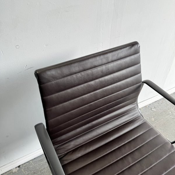 Authentic! Herman Miller Eames Leather Aluminum Group Chair