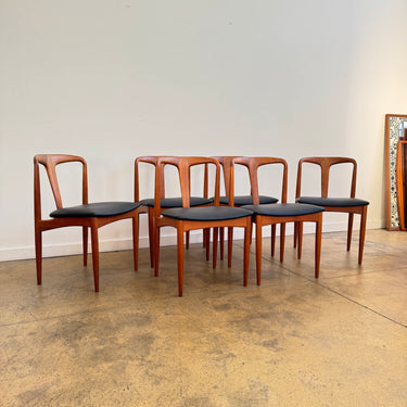 Danish Modern Johannès Andersen Set of 6 "Juliane" Teak Chairs