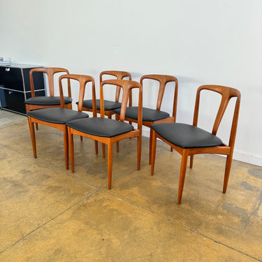 Danish Modern Johannès Andersen Set of 6 "Juliane" Teak Chairs
