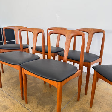 Danish Modern Johannès Andersen Set of 6 "Juliane" Teak Chairs