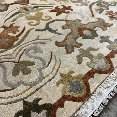 Crate and Barrel 8X10 Agra Hand Knotted Rug
