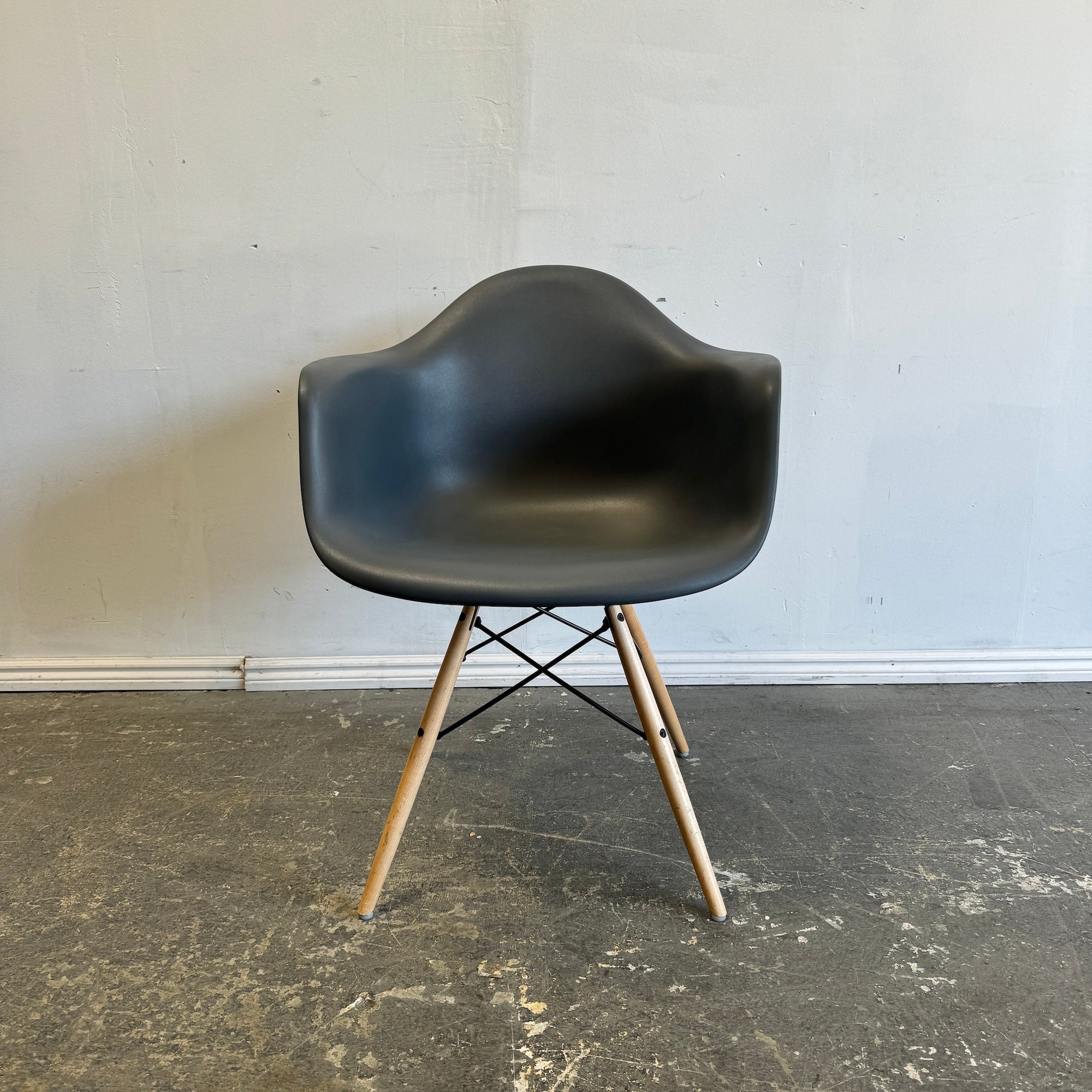 Authentic! Herman Miller Eames Armchair