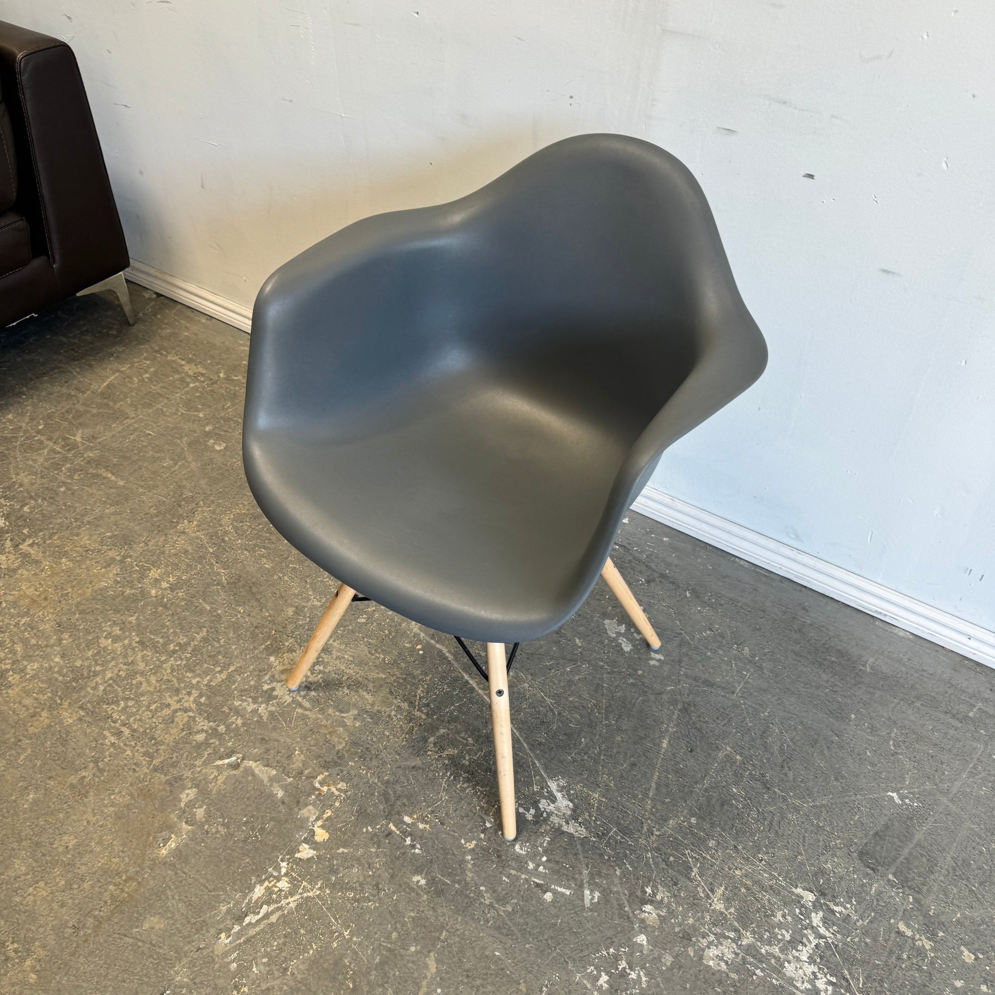 Authentic! Herman Miller Eames Armchair