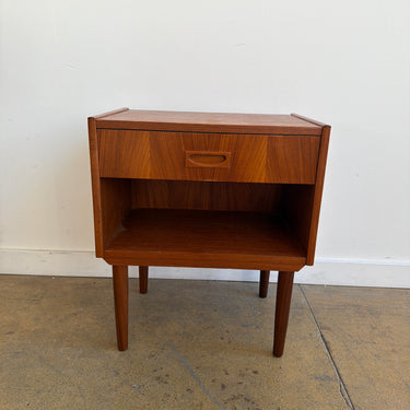 Danish Modern teak nightstand from the 1960s (Refinished)