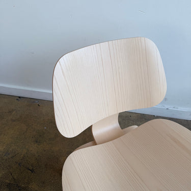 Herman Miller Eames Molded Plywood Lounge Chair Wood Base