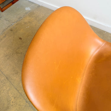 Muuto Fiber Leather Lounge Chair