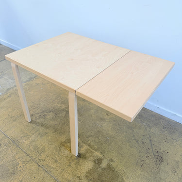 Artek Alvar Aalto DL81 Expandable Table