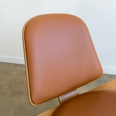 Hans Wegner ch07 Shell chair with Spinnybeck Leather by Carl Hansen & Son