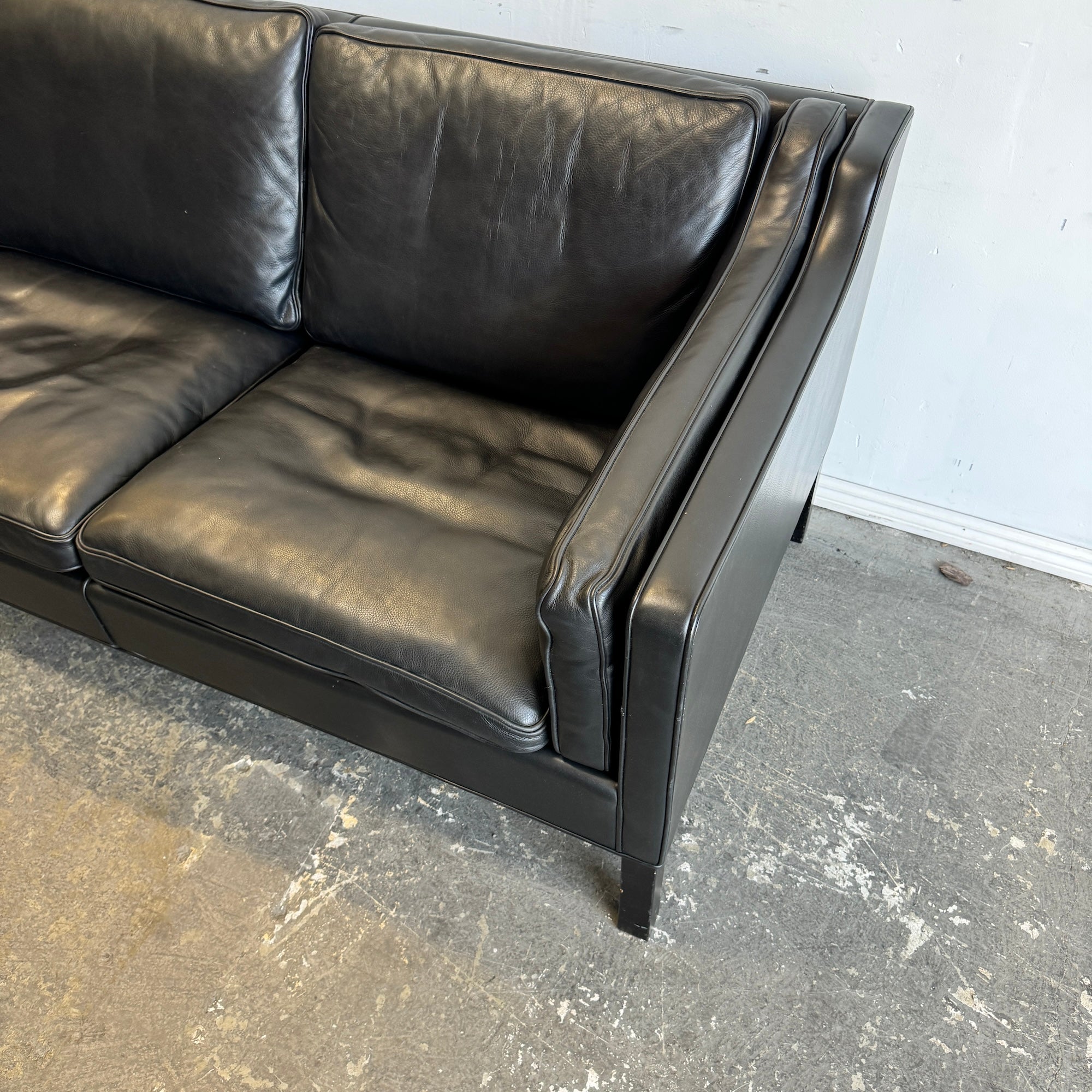 Authentic! Borge Mogensen 2213 Leather Three Seater sofa by Fredericia