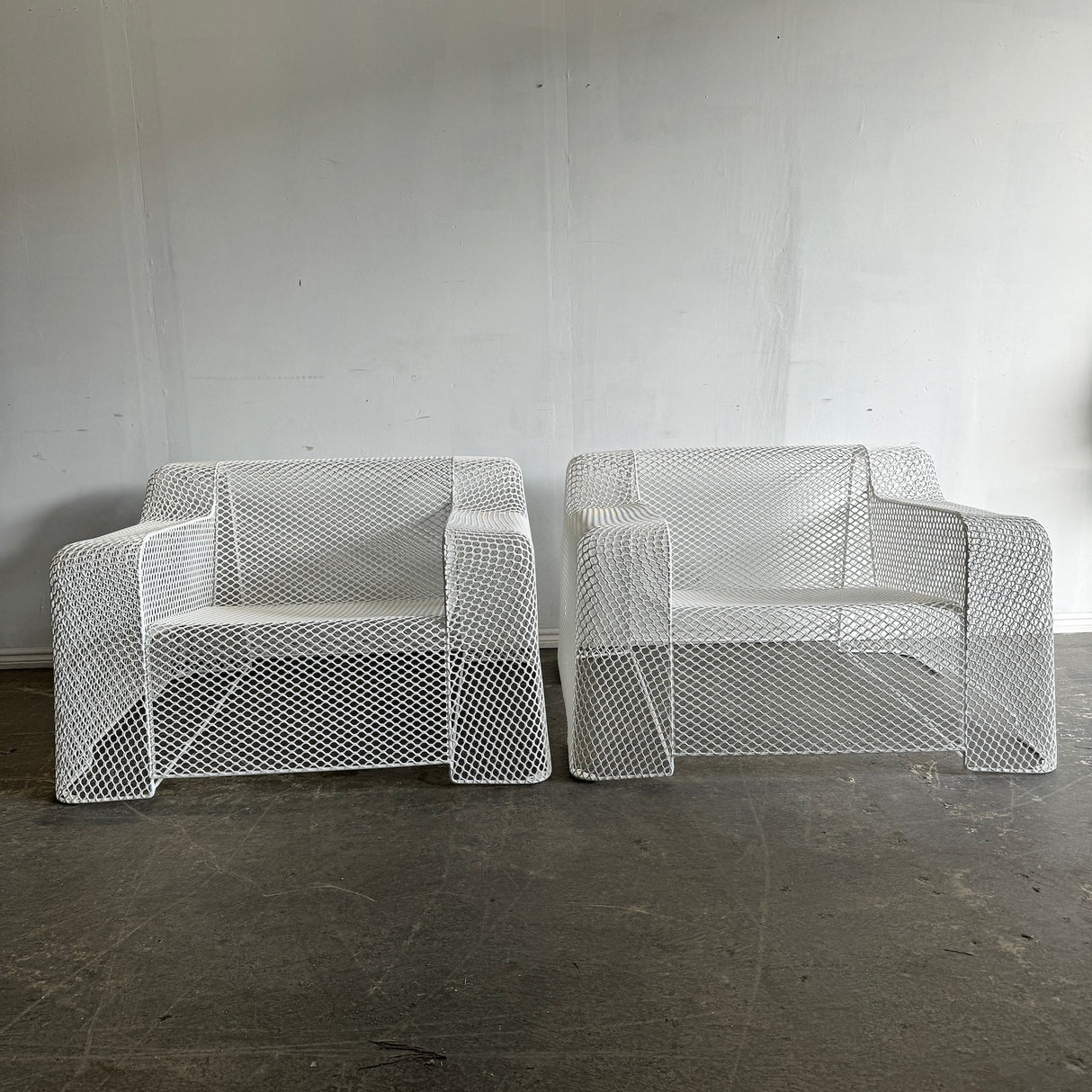 Emu Outdoor/ Indoor Set of 2 Lounge chairs